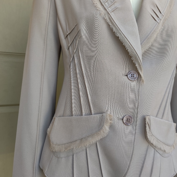 Yansi Fugal Ruffle Detailed Women's Blazer 4 - Picture 2 of 9